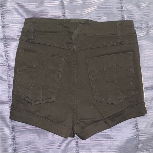 American Flag Shorts 🇺🇸 - Picture 2 of 5